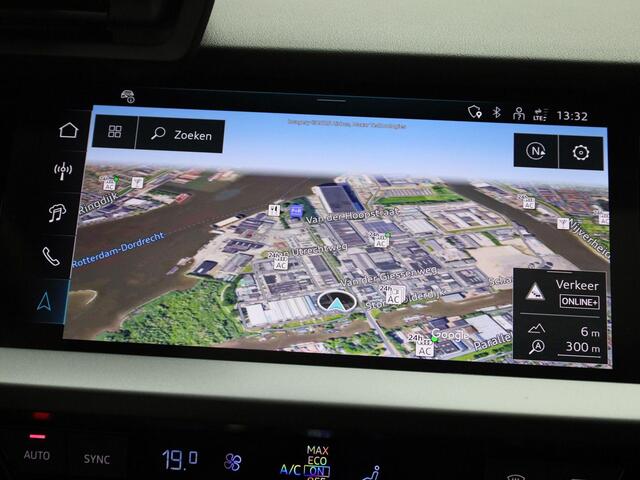 Audi A3 SPORTBACK 45 TFSIe 272kW/272PK S Line Competition · Panoramadak · Drive select · Camera + Parkeersensoren · Garantie tot april 2027