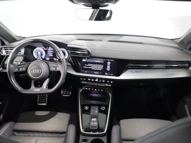 Audi A3 SPORTBACK 45 TFSI e S edition 245 pk S-tronic | Navigatie | Parkeersensoren (Park assist) | Adaptieve cruise control | Matrix LED koplampen | S-Line |
