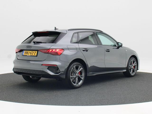 Audi A3 SPORTBACK 45 TFSi e 245 Pk Automaat S-Line Competition | Full LED | Trekhaak | Zwart Optiek | Privacy Glas | Adaptive Cruise | Stoelverwarming | Parkeersensoren | Carplay | 17.648 Km!!