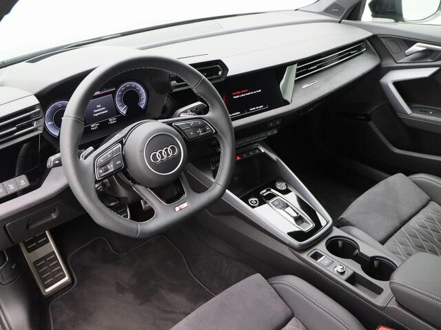 Audi A3 SPORTBACK 45 TFSi e 272 Pk S-Line Competition | Sonos | Carplay | Camera | Adaptive Cruise | Full LED | Sensoren | 18 Inch | 3.872 Km!!