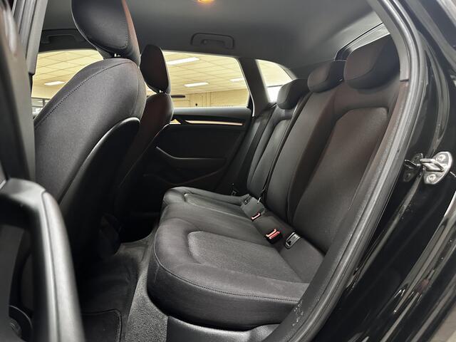 Audi A3 SPORTBACK 30 TFSI Pro Line/ Facelift/ Trekhaak/ Automaat/ Sportstuur/ LED Koplampen/ Navi/ Airco/ Cruise/ Elek. pakket/ Isofix/ Bluetooth/ Armsteun/ 16'' LMV/ PDC/ Chroom/ LED Dagrijverl.