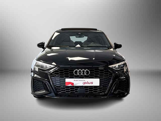 Audi A3 SPORTBACK 40 TFSI 204pk e S-Line Edition Panoramadak | Zwart optiek | 18 Inch