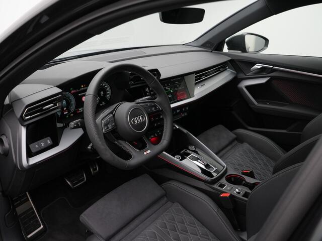Audi A3 SPORTBACK 40 TFSI e 204 pk S-tronic S-Line | Trekhaak | Head-up display | Sonos | Leder/alcantara | Achteruitrijcamera | Navigatie | Stoelverwarming