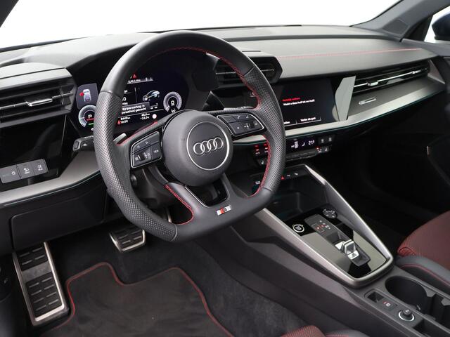 Audi A3 SPORTBACK 45 TFSI e S edition Competition | 245 PK | SoH 97% | Panodak | B & O | Matrix LED | PDC V+A | Trekhaak afneembaar |