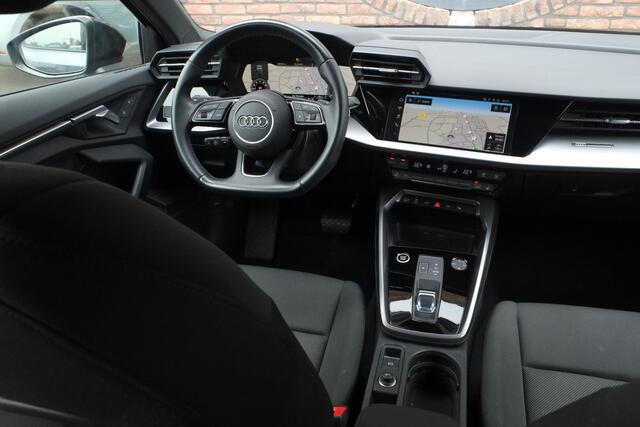 Audi A3 SPORTBACK 40 TFSI e S-LINE Achteruitrijcamera, Navigatie, Carplay
