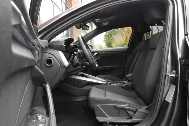 Audi A3 SPORTBACK 40 TFSI e S-LINE Achteruitrijcamera, Navigatie, Carplay