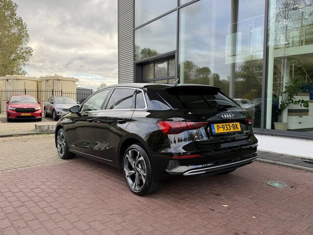 Audi A3 SPORTBACK 30 TFSI Advanced edition / Leder / 18" LMV / Lederen Bekleding