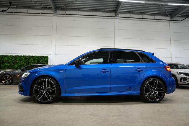 Audi A3 SPORTBACK 1.5 TFSI 3x S Line * Virtual - 19" - Keyless - App - Sound - Zwart optiek *