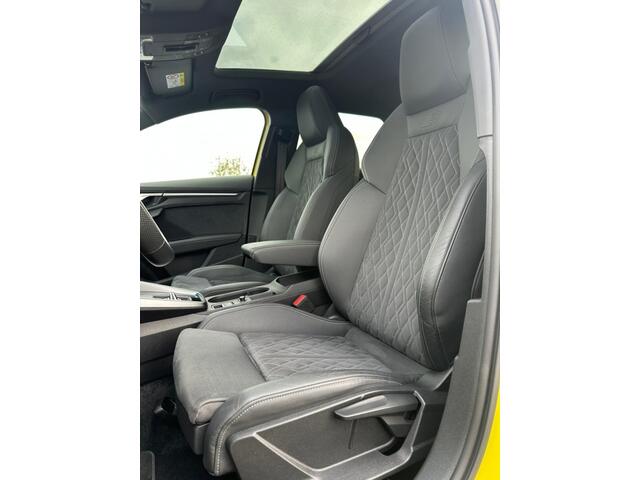 Audi A3 SPORTBACK 40 TFSI e S-Line Black Ed. Pano Matrix RS Zetels