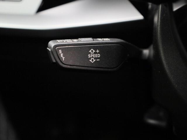 Audi A3 SPORTBACK 40 TFSIe 150kW/204PK S Line · Panoramadak · Leder · Camera · Stoelverwarming