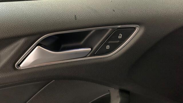 Audi A3 SPORTBACK 30 g-tron Advance Sport