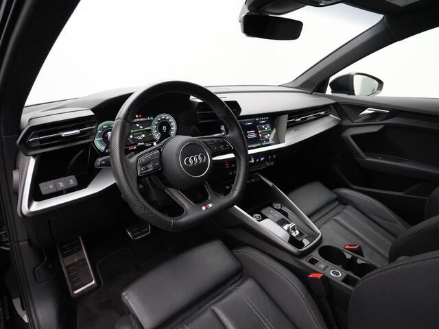 Audi A3 SPORTBACK 45 TFSI e 245 pk S-tronic S edition Competition / S-Line | Panoramadak | Achteruitrijcamera | Stoelverwarming | Navigatie
