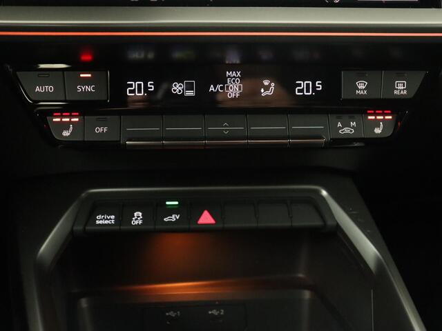 Audi A3 SPORTBACK 45 TFSI e S Line | Stoelverwarming | Camera | Sfeerverlichting | Virtual Cockpit | Carplay | Navigatie | Sportstoelen | 18'' | Climate control | PHEV | Plug In