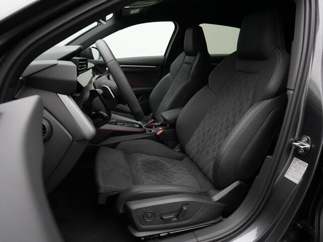 Audi A3 SPORTBACK 45 TFSI e 272 pk S-tronic S edition Competition / S-Line | Matrix LED | Head-up display | Sonos | Elektr. verstelbare stoel | Leder/alcantara