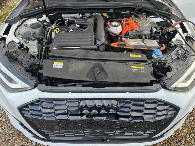 Audi A3 SPORTBACK 45 TFSI e S ed. Comp Voorschade airbags OK!!