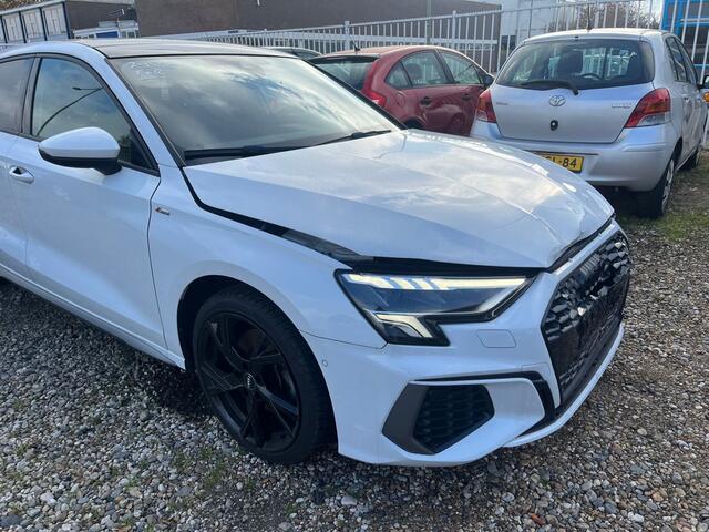 Audi A3 SPORTBACK 45 TFSI e S ed. Comp Voorschade airbags OK!!