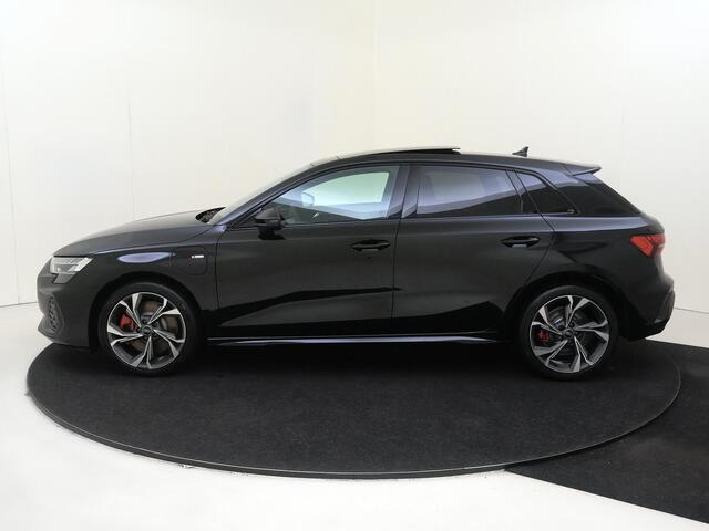 Audi A3 SPORTBACK 45 TFSI e S edition Competition | Sonos | Parkeerasisstent | Keyless | Sfeerverlichting | Stoelverwarming | Achteruitrijcamera | Panoramadak