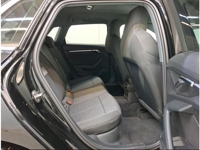 Audi A3 SPORTBACK 30 TFSI Business edition 5Drs./ Virtual cockpit / Airco-ecc./ Navigatie / Pdc./ Xenon / Radio multimedia / Apk 11-2026