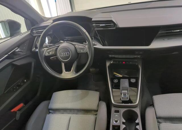 Audi A3 SPORTBACK 35 TFSI 150 pk Automaat Business Edition Navi Camera Sportstoelen Stoelverwarming Parkeersensoren v+a Led Koplampen Mild Hybride NL Auto 1e Eigenaar