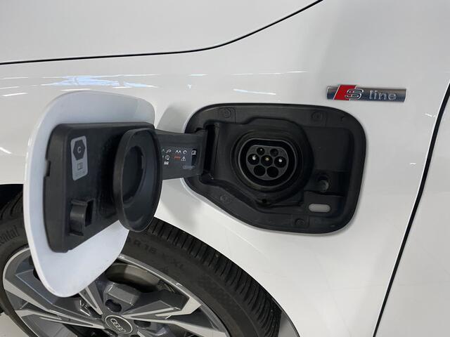 Audi A3 SPORTBACK 45 TFSI e S edition Competition Carplay / Navigatie / Camera