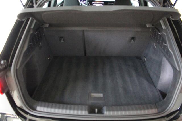 Audi A3 SPORTBACK 30 TFSI Advanced edition Navigatie | 17" velgen | Climate Control | PDC achter