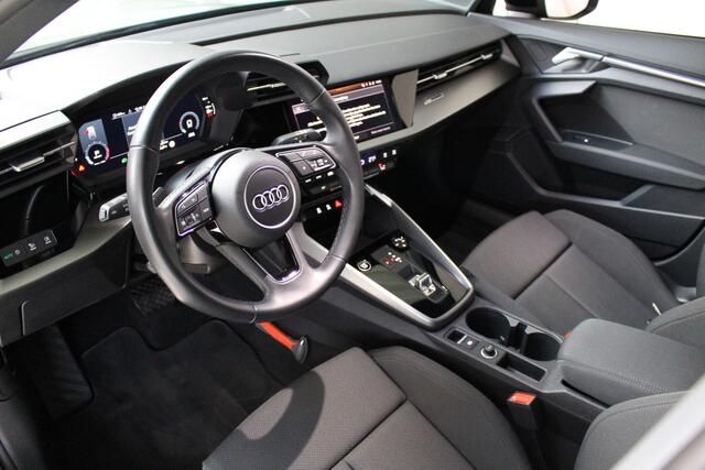 Audi A3 SPORTBACK 30 TFSI Advanced edition Navigatie | 17" velgen | Climate Control | PDC achter