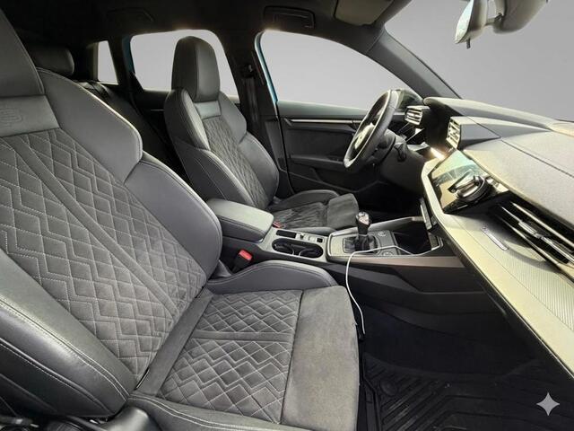 Audi A3 SPORTBACK 35 TFSI S edition 150pk | Navigatie | Verwarmbare sportstoelen | Full Led koplampen | Alcantara bekleding