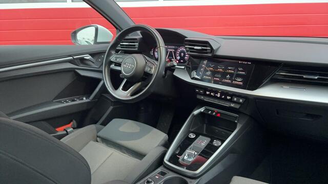 Audi A3 SPORTBACK 30 TFSI Advanced edition AUTOMAAT / TREKHAAK / FULL LED / CARPLAY / DAB+ / ACC VOORBEREID / NAVI / CLIMA / PDC / BLUETOOTH / NL-AUTO