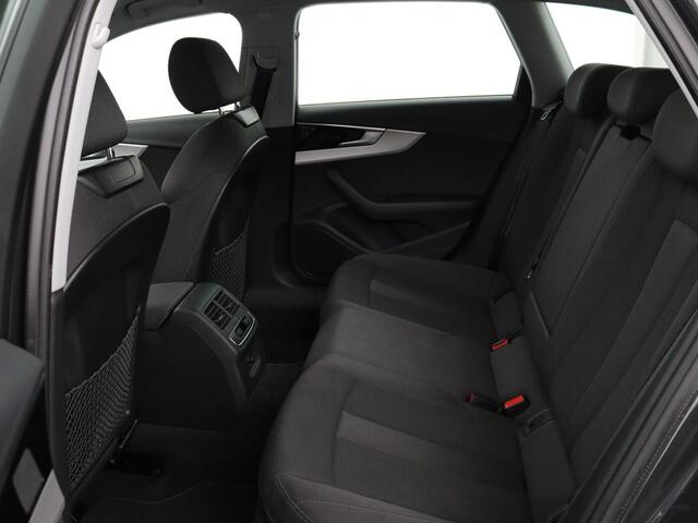 Audi A4 35 TFSI Launch Edition Business | 1e eigenaar | Dealer onderhouden | Trekhaak | Virtual Cockpit | Carplay | Navigatie | Full LED | Parkeerhulp | Climate control | Sportstoelen | Cruise control