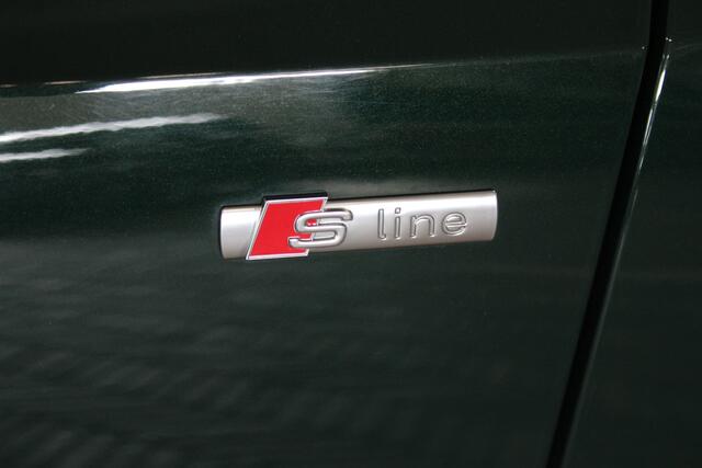 Audi A4 Avant 40 TFSI quattro S-line | Incl. 12 maanden garantie | Adaptieve cruise control | Schuif/kantel dak | Climate control | 360° camera | Stoelverwarming | Bang & Olufsen audio | Elektrische kofferbakklep | 100% dealeronderhouden |