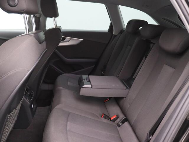 Audi A4 Avant 35 TFSI Sport Lease Edition 150PK S-Tronic Achteruitrijcamera, Cruise Control, Full LED verlichting, Navi, Elektr. Verst. Beststoel, Elektr. Achterklep, Clima, 17" LM Velgen