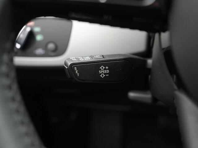 Audi A4 Avant 35 TFSI 150 pk S-tronic Launch edition Business | LED koplampen | Trekhaak | Parkeersensor achter | Cruise Control | Climatronic | 17 inch