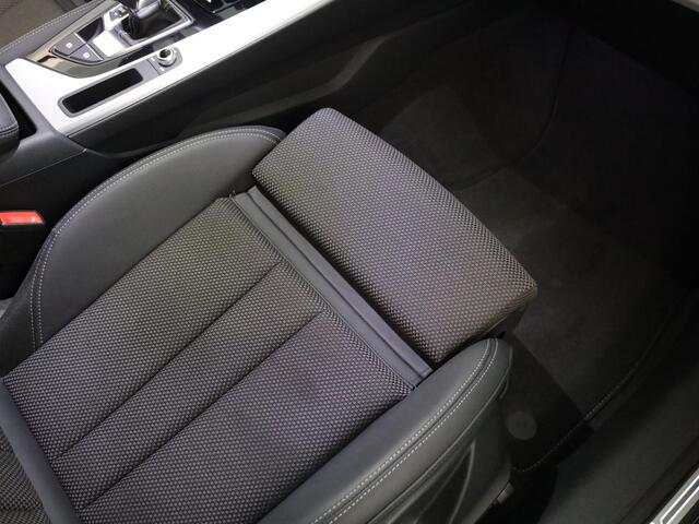 Audi A4 Avant 35 TFSI S edition Competition 150 pk S-tronic | Verlengde garantie | Navigatie | Parkeersensoren | Autom. airco (3 zones) | Stoelverwarming | S-Line |