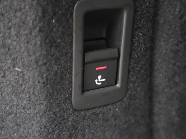 Audi A4 Avant 40 TFSI Sport S line edition S-Line / Trekhaak / Matrix LED