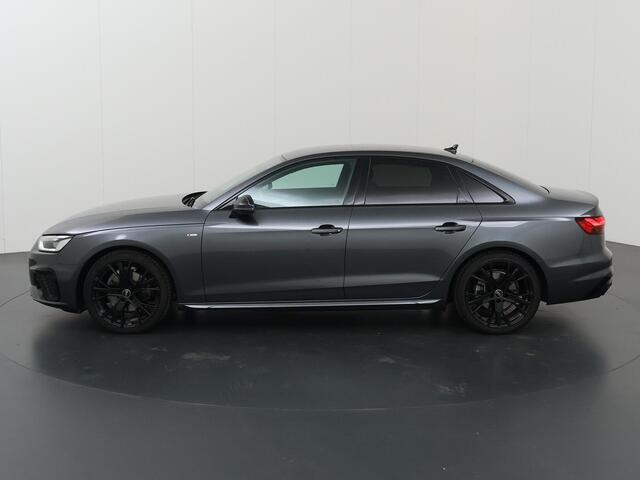 Audi A4 Limousine 35 TFSI S-Line Competition | Parkeercamera | Cruise Control Adaptief | Stoelverwarming | Navigatie | 18"| Dynamische LED verlichting |