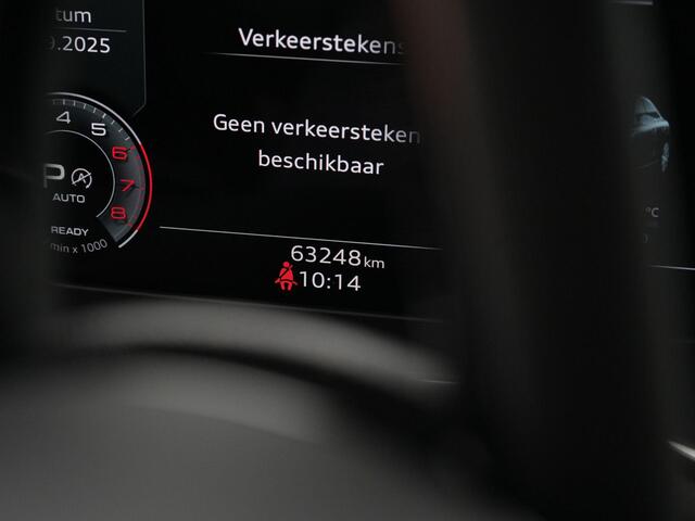 Audi A4 Limousine 40 TFSI 204 pk S-tronic S edition Competition / S-Line | Trekhaak | Geheugenstoel | Stuur-/stoelverwarming | Achteruitrijcamera | Navigatie