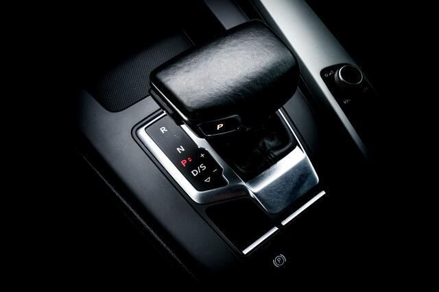 Audi A4 Avant 35 TFSi 150 Pk Edition Automaat | Full LED | Getint Glas | PDC | ECC