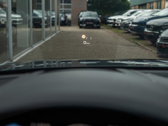 Audi A4 Avant 2.0 TFSI MHEV quattro Sport S line black edition PANO HUD CAMERA BLACK OPTIC ELEK TREKHAAK VIRTUAL DASH