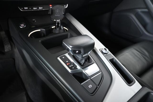 Audi A4 Avant 40 TFSI S edition Competition Panoramadak Navigatie Adaptieve cruise LED Black optic Inruil mogelijk