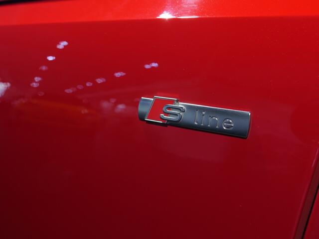 Audi A4 Avant 35 TFSI S edition *Incl. panoramadak, BANG & OLUFSEN audio! * - Camera, stoelverwarming, elektrische achterklep