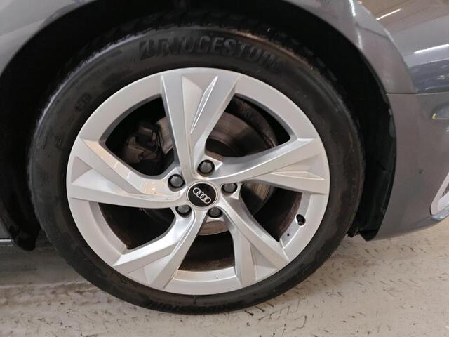 Audi A4 Limousine 35 TFSI 150pk S-Tronic S edition / Panoramadak / S-Line Exterieur & Interieur / Navigatie / LED Koplampen / Parkeersensoren / 18" LMV