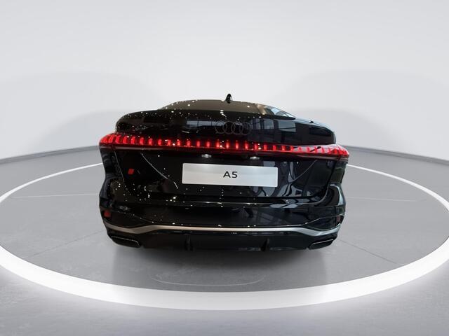 Audi A5 Limousine edition one 35 TFSI 150 pk · Tech pakket plus · Leder · Panoramadak