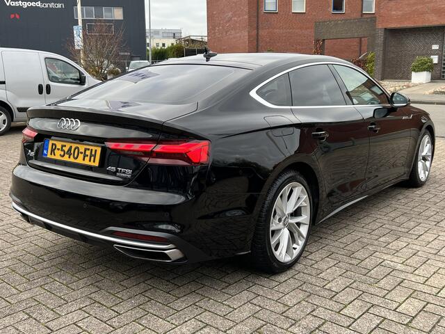 Audi A5 Sportback 45 TFSI 245 pk Quattro MHEV Sport Automaat Trekhaak Led Matrix Standkachel Stoelverwarming Sportstoelen Navi on Demand Carplay