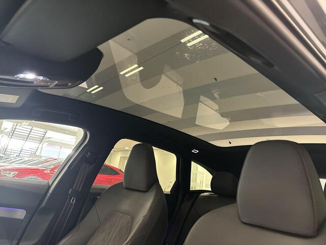 Audi A5 Avant 2.0 e-hybrid 367pk Quattro S edition Competition · Glazendak · 360 Camera · Elek. Trekhaak · Elek. Voorstoelen · Keyless · 20'' Inch · Garantie t/m 26-06-2027