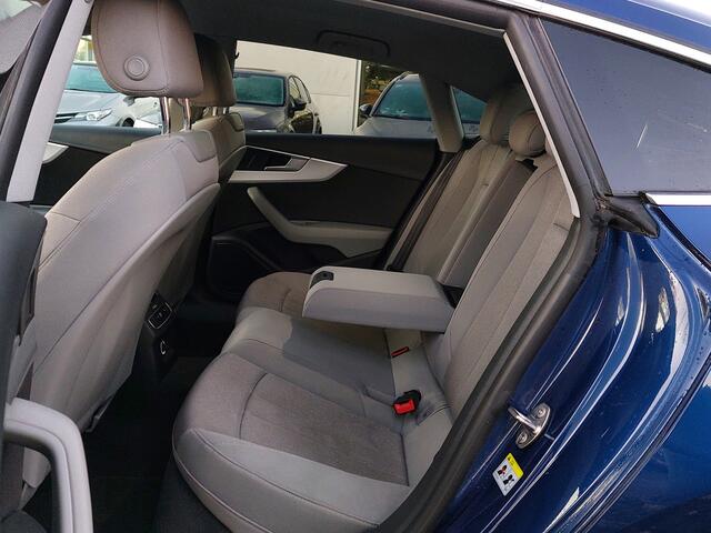 Audi A5 Sportback 2.0 TFSI 190pk Automaat Pro Line | Origineel NL | Navi | Clima | Cruise | Led Koplampen | Bluetooth Carkit+Streaming | Licht+Regensensor | Privacy Glass | 19''lm | Trekhaak