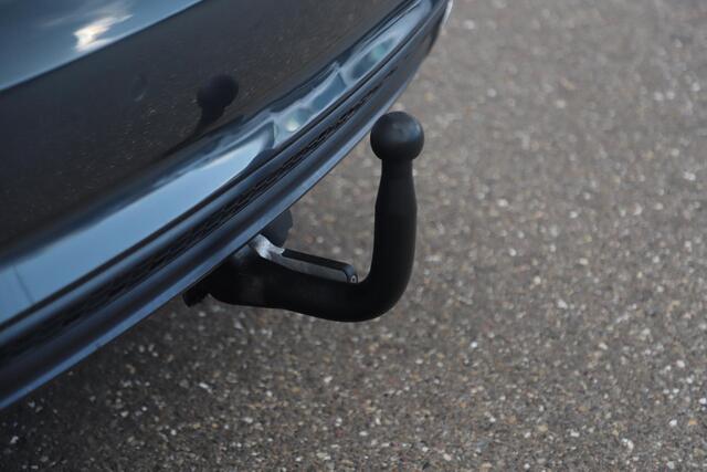 Audi A5 Sportback 35 TFSI Sport S-line black edition Trekhaak Virtual Cockpit LED Matrix Navigatie Half Leder Stoelverwarming Sfeerverlichting 19 inch LMV NAP Dealer Onderhouden!