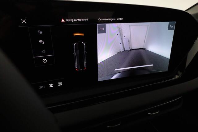 Audi A5 Limousine 35 TFSI 150 PK Advanced edition Audi A5 Limousine 35 TFSI 150PK S-tronic Advanced edition | Stoelen voor, elekt. verstelb. | Standaardst zwart leder-kunstl | Ambiente lichtpakket plus