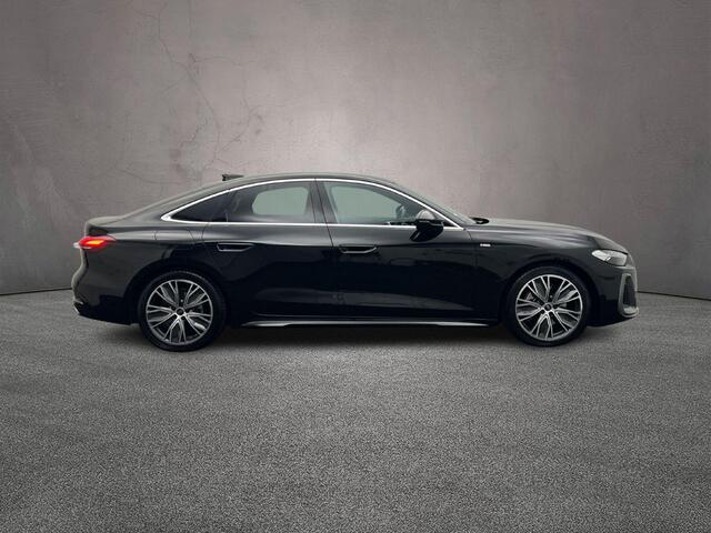 Audi A5 Limousine 2.0 TFSI 150PK S edition | Privacy-Glass | 19-Inch | Audi-Sound | Achterruitcamera | Stoelverwarming | Ambient-Lightning |