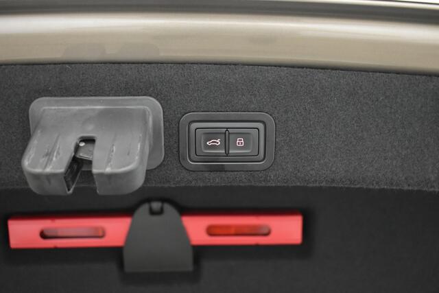 Audi A6 Limousine 1.8 TFSI ultra Premium S Line Pano Vol Leder EL aKlep Zwarte hemel Mem Seats Navi