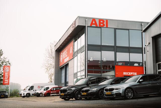 Audi A6 Avant 55 TFSI e 367 pk Quattro Competition S-Line / HD-Matrix-LED/ Pano-Dak/ 360-Camera/ Adap.Cruise/ Black-Optiek/ Sport-Stoelen/ Stoel.Verw/ 20'' LMV